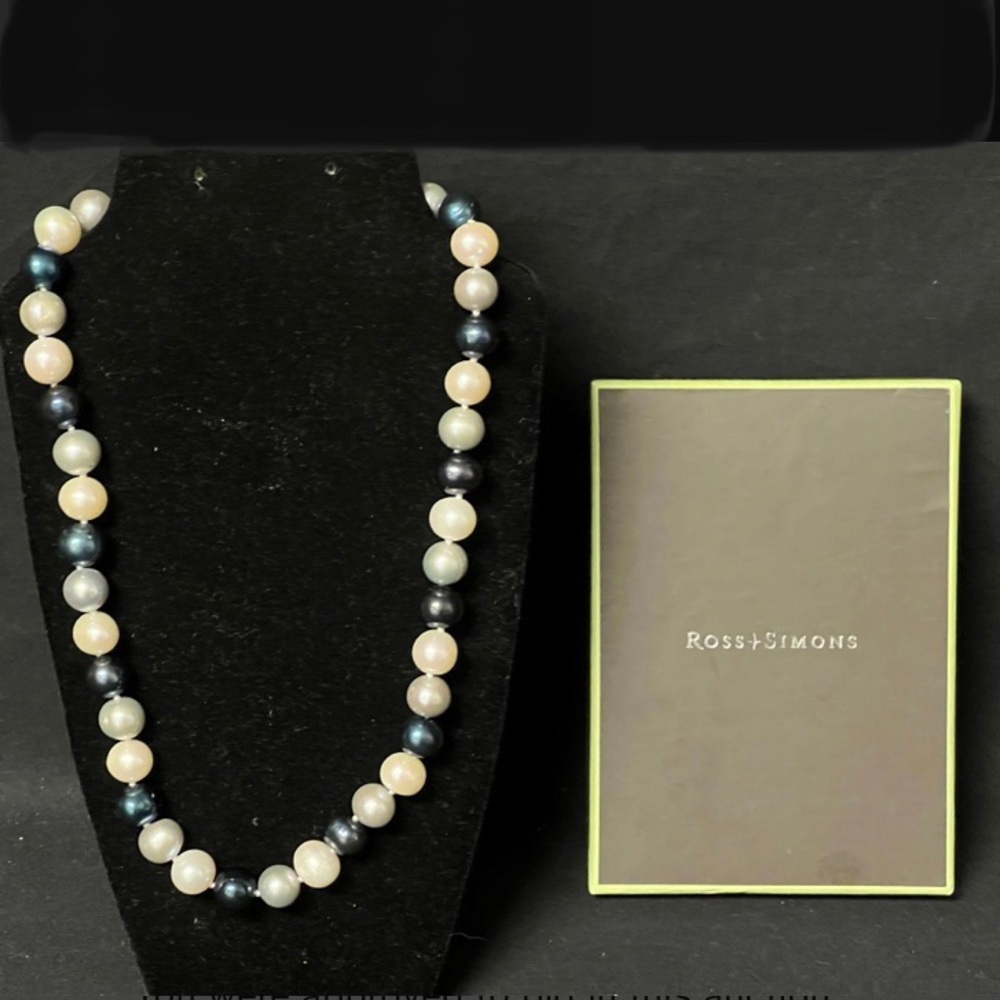 Ross Simons Cultured Pearl Necklace - 18L W Gray Black White Pearls W Box 178$